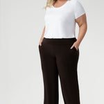 A proven favourite, the Monroe Pant is tailored from heavy-weight dry-touch jersey that feels soft, structured, and endlessly wearable. Featuring a pull-on fit, double waistband, pocket detailing, and a straight-leg shape, it delivers timeless comfort and versatility. Available in three lengths and a full size range (8–24), this Australian-made essential completes your fluid suiting look.