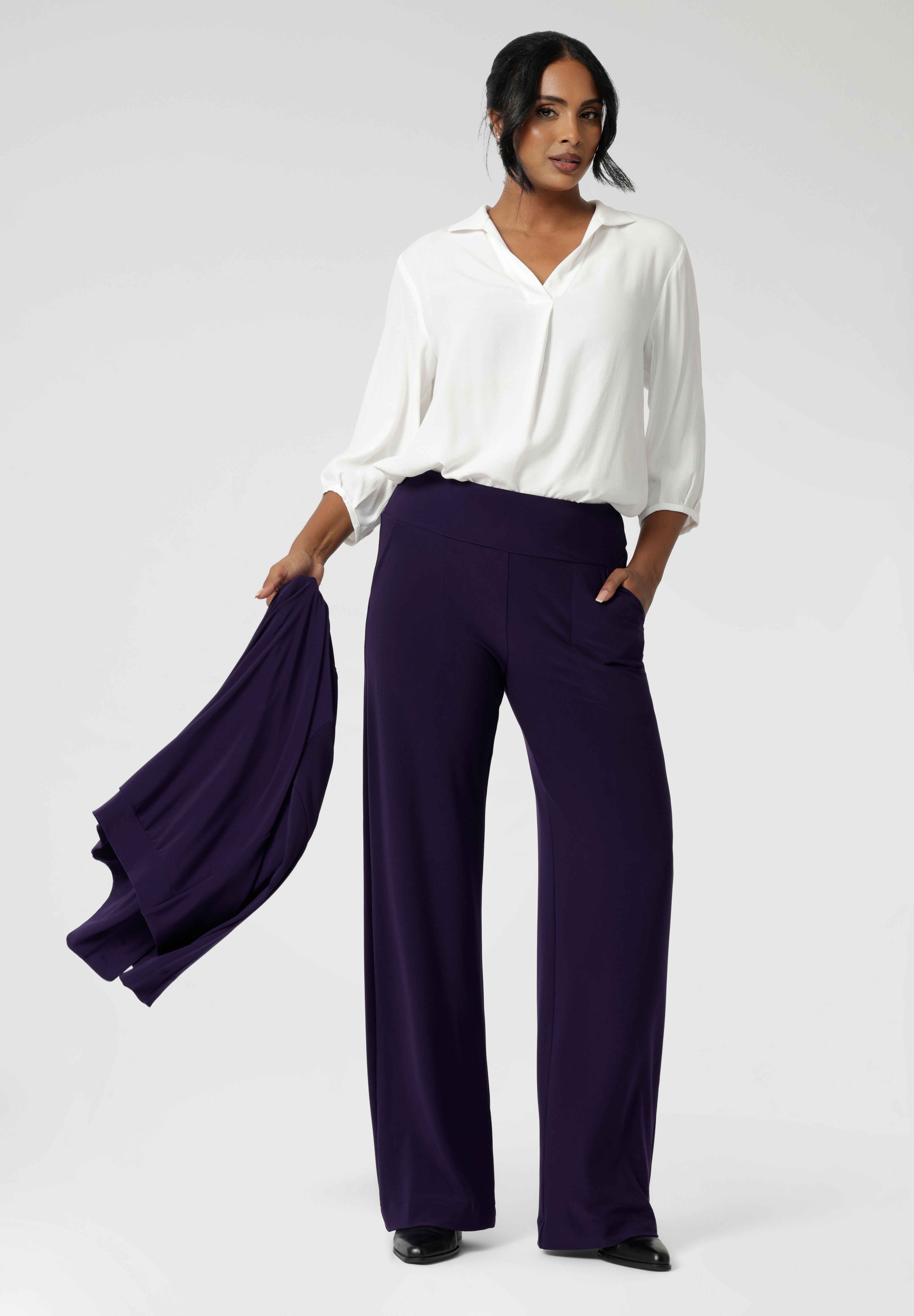 The Monroe Pant is our best-selling workwear pant, crafted from a luxurious heavy-weight jersey that drapes beautifully and offers all-day comfort. Available in sizes 8-24.