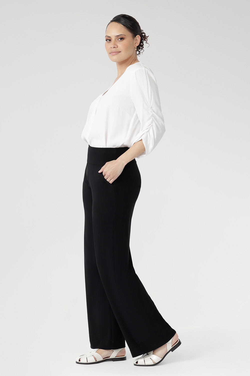 The Monroe Pant is a wardrobe essential for women who value style and comfort. Made from our soft, draping luxe jersey, it features a pull-on design, double-layer waistband, side pockets, and straight-leg silhouette. Available in three lengths and sizes 8-24, it pairs seamlessly with our fluid-suiting collection. Proudly Australian made.