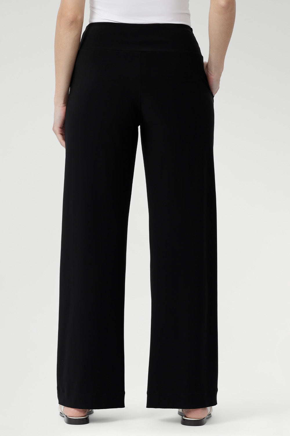 Our Monroe Pant combines timeless style with all-day comfort. Crafted from premium jersey, it boasts a pull-on fit, deep waistband, side pockets with topstitch detail, and a straight-leg cut. Available in three lengths, sizes 8-24, it’s the perfect companion to pieces from our fluid-suiting collection. Designed and made in Australia.
