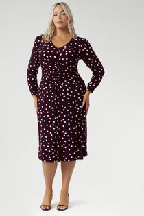 The Nadine Dress is a standout choice in Australian women’s workwear, offering a flattering silhouette and all-day comfort in one elegant design. Available in size 8-24 for plus size & petite women of Australia and New Zealand.