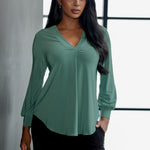 The Paeton Top in Menthol is a fresh standout from our luxe separates collection, offering a perfect balance of comfort, style, and versatility. Made in Australia from our signature dry-touch jersey fabric, it delivers a soft, stretchy feel that moves with you while maintaining a polished look.