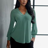 The Paeton Top in Menthol is a fresh standout from our luxe separates collection, offering a perfect balance of comfort, style, and versatility. Made in Australia from our signature dry-touch jersey fabric, it delivers a soft, stretchy feel that moves with you while maintaining a polished look.