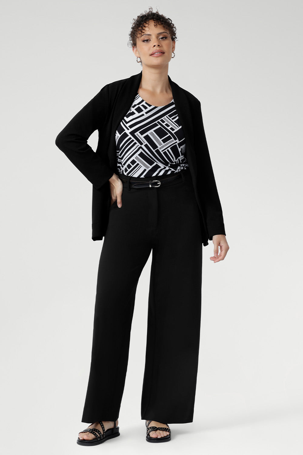 Polished finish and an easy fit that moves with you. Whether styled alone or layered under jackets and blazers, the Sawyer Top is a wardrobe essential that transitions seamlessly from smart workwear to casual weekend looks.