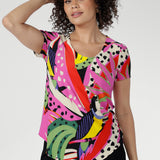 Crafted from soft-touch jersey in an exclusive Tucan print, the Sawyer Top is an easy, everyday essential for smart styling, casual dressing, and effortless layering. 