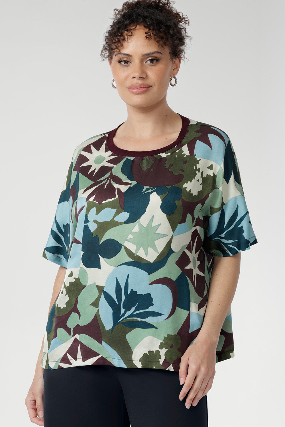Lightweight, elevated, and effortlessly versatile. The Scout Tee in Scandi Abstract is your everyday essential with a sophisticated twist. Made from premium Italian Viscose with a silky-soft finish, this tee feels as luxurious as it looks.