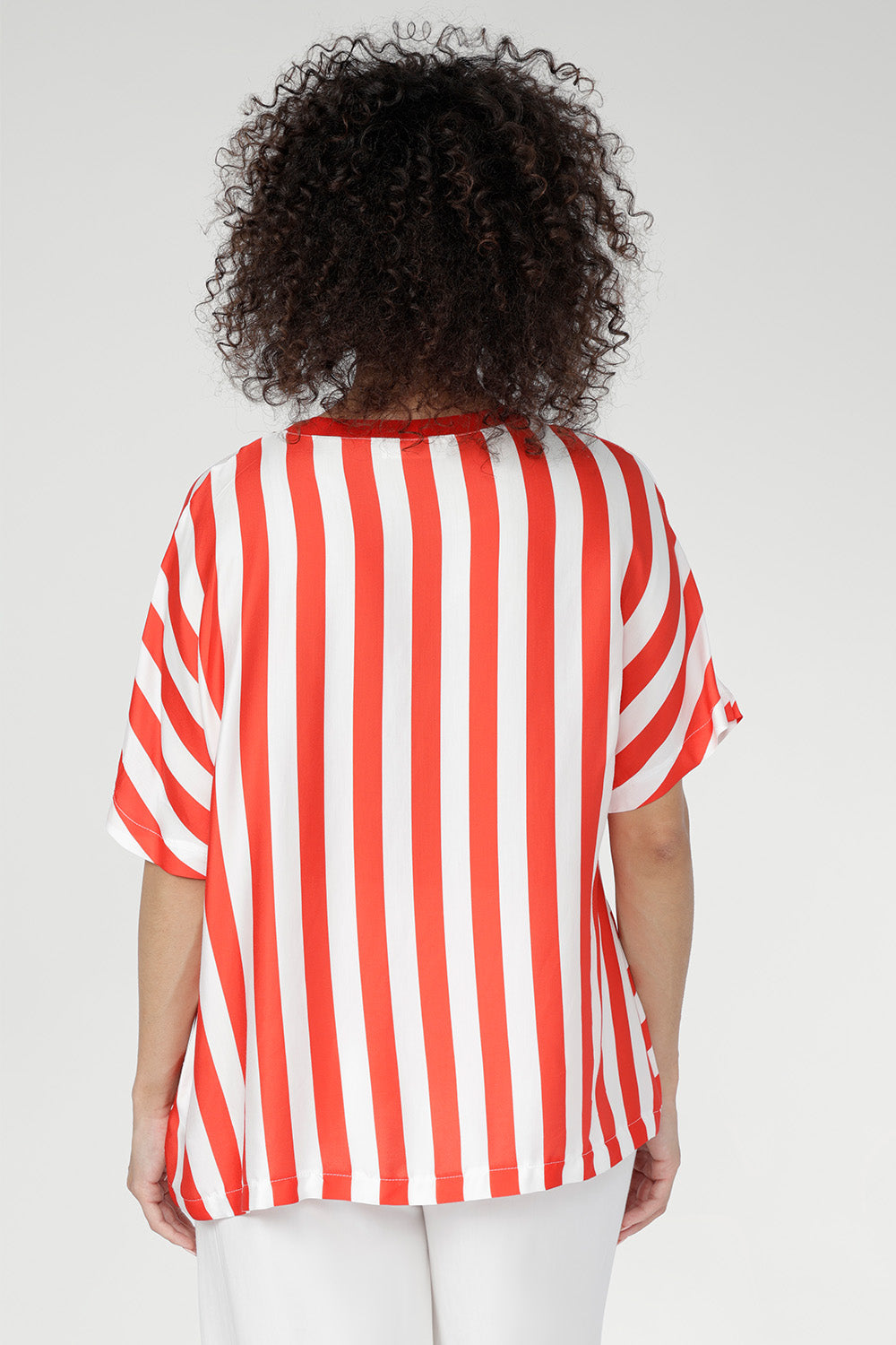 Crafted from premium Italian viscose, the Scout Tee is a lightweight striped t-shirt designed for effortless everyday wear. 