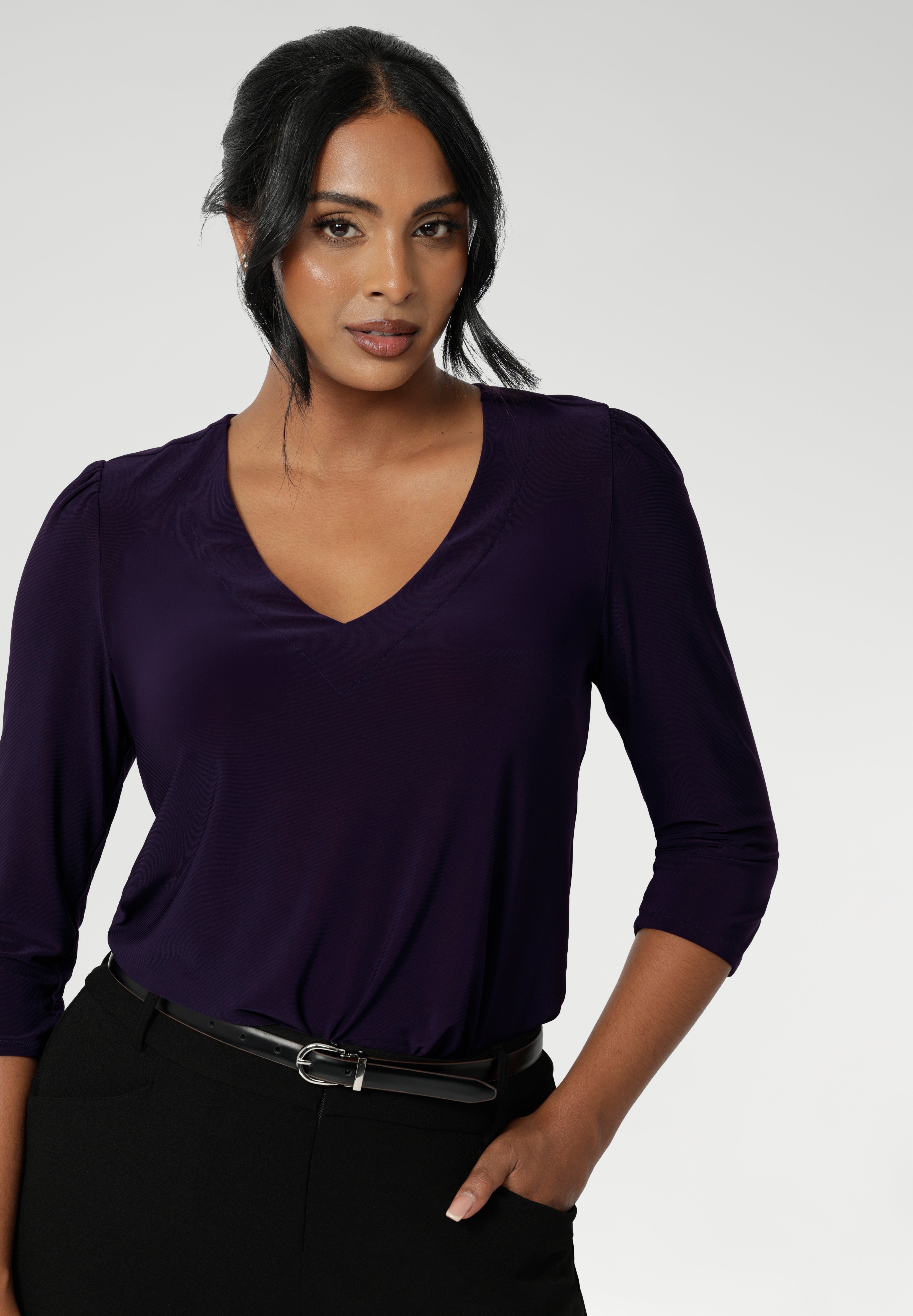 The Vida Top in Amethyst! A V-neck top with 3/4 sleeves, this purple jersey top is is easy to wear and easy-care. Wear this top with workwear separates as an office top or dress down with casual pants as a comfortable top for the weekend. Made in Australia by Australian and New Zealand women's clothes brand, Leina & Fleur. 