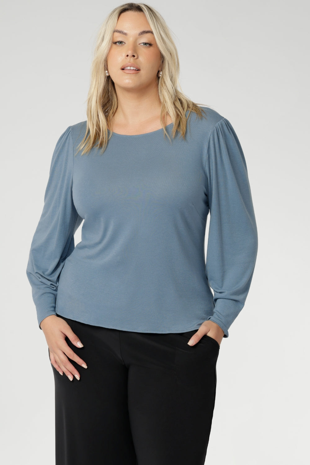 Zara is designed to seamlessly transition from office to off-duty. Whether layered under the structured softness of an LF Garcia jacket or paired with the sleek lines of a Sorel Trenchcoat, it’s the go-to knit top for effortless autumn and winter style.