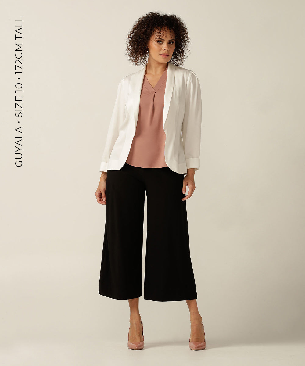 Tailored blazer with turn-back cuffs made from breathable, natural, eco-friendly fibres