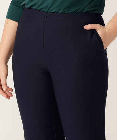 comfortable tailored cropped pant with pockets