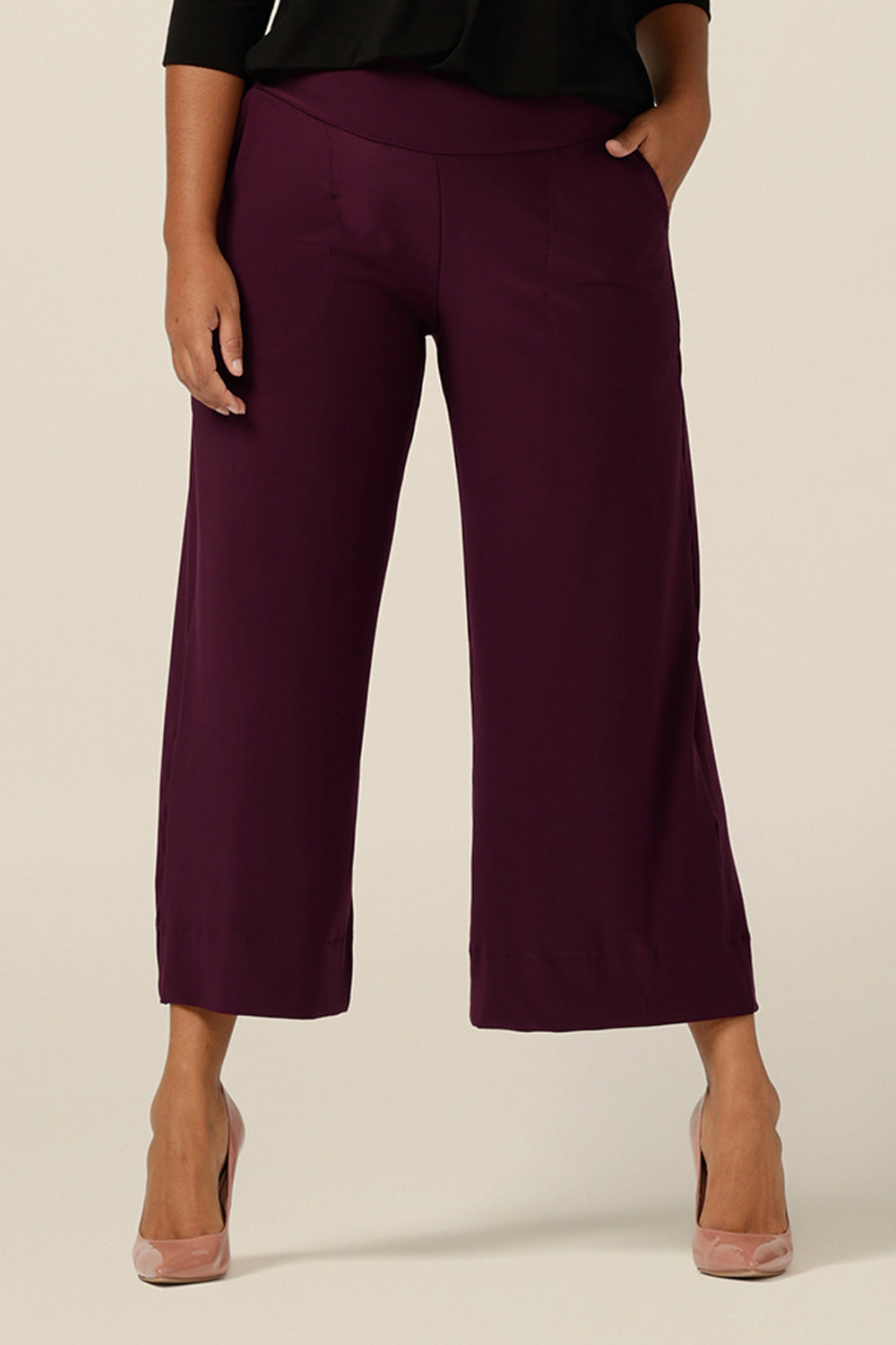 Shop wide leg workwear pants like these culotte-style trousers by Australian women's clothing label, L&F. These cropped length pants are stylish with side pockets and deep waistband. In stretch jersey, they are comfortable and easy-fitting for wearable work wear style.